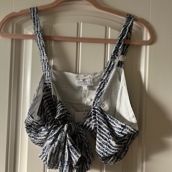 NWT cropped tie front set - Picture 4 of 7